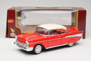 Chevrolet Bel Air Matador Rot & India Elfenbein Road Legends 1:18 92109 Druckguss — Bild 8 von 8
