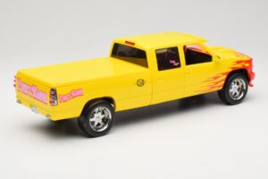 Chevrolet C2500 Silverado Pussy Wagon From Kill Bill Gelb GreenLight 1:18 19015 Druckguss — Bild 2 von 6