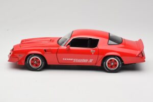 Chevrolet Camaro Z28 Yenko Turbo Z Rot GreenLight 1:18 12999 Druckguss — Bild 4 von 8