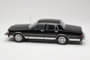 Chevrolet Caprice Schwarz MCG 1:18 MCG18113 Druckguss — Bild 3 von 6