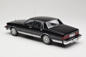 Chevrolet Caprice Schwarz MCG 1:18 MCG18113 Druckguss — Bild 5 von 6