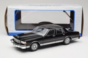 Chevrolet Caprice Schwarz MCG 1:18 MCG18113 Druckguss — Bild 6 von 6