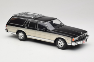 Chevrolet Caprice Estate Wagon Silber & Grau MCG 1:18 MCG18478 Druckguss — Bild 4 von 6