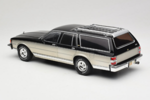Chevrolet Caprice Estate Wagon Silber & Grau MCG 1:18 MCG18478 Druckguss — Bild 5 von 6