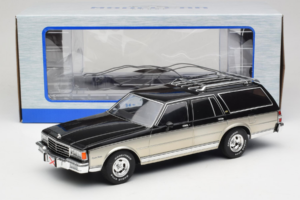 Chevrolet Caprice Estate Wagon Silber & Grau MCG 1:18 MCG18478 Druckguss — Bild 6 von 6