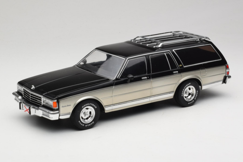 Chevrolet Caprice Estate Wagon Silber & Grau MCG 1:18 MCG18478 Druckguss