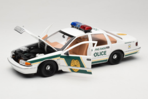 Chevrolet Caprice Metro Dade Polizei UT Models 1:18 21024 Druckguss — Bild 2 von 8