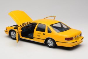 Chevrolet Caprice NYC Taxi UT Models 1:18 180142095-O1 Druckguss — Bild 5 von 8