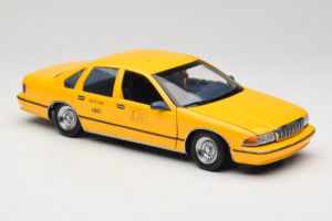Chevrolet Caprice NYC Taxi UT Models 1:18 180142095-O1 Druckguss — Bild 6 von 8