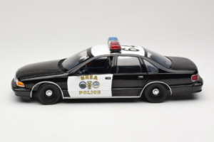 Chevrolet Caprice Kalifornien Polizei UT Models 1:18 180142098 Druckguss — Bild 4 von 8