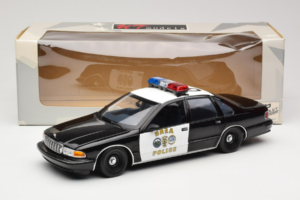 Chevrolet Caprice Kalifornien Polizei UT Models 1:18 180142098 Druckguss — Bild 8 von 8
