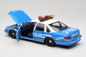 Chevrolet Caprice New York Polizei UT Models 1:18 180142097 Druckguss — Bild 7 von 8