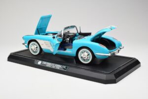 Chevrolet Corvette C1 Hard Top Blau Solido 1:12 1202-M1 Druckguss — Bild 5 von 8