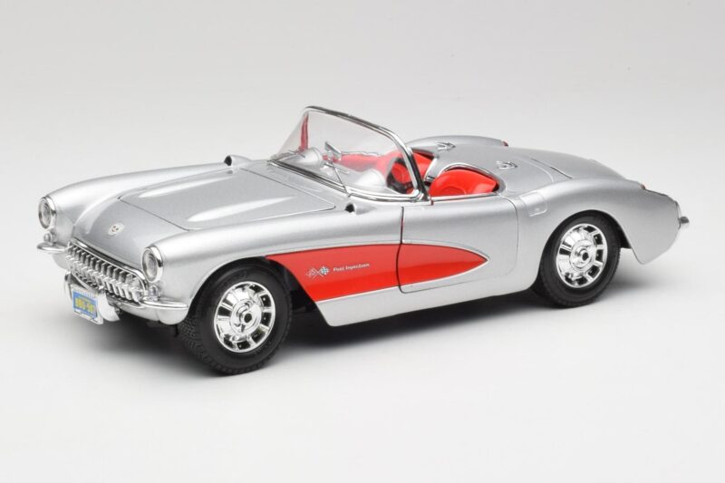 Chevrolet Corvette C1 Silber & Rot Bburago 1:18 3024-M1 Druckguss