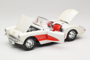 Chevrolet Corvette C1 Weiß & Rot Bburago 1:18 3024-M3 Druckguss — Bild 2 von 8