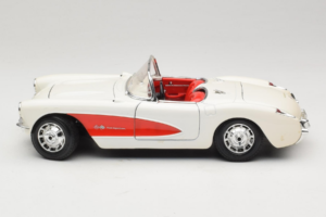 Chevrolet Corvette C1 Weiß & Rot Bburago 1:18 3024-M3 Druckguss — Bild 4 von 8