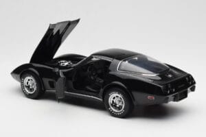 Chevrolet Corvette C3 Schwarz UT Models 1:18 21071 Druckguss — Bild 5 von 8