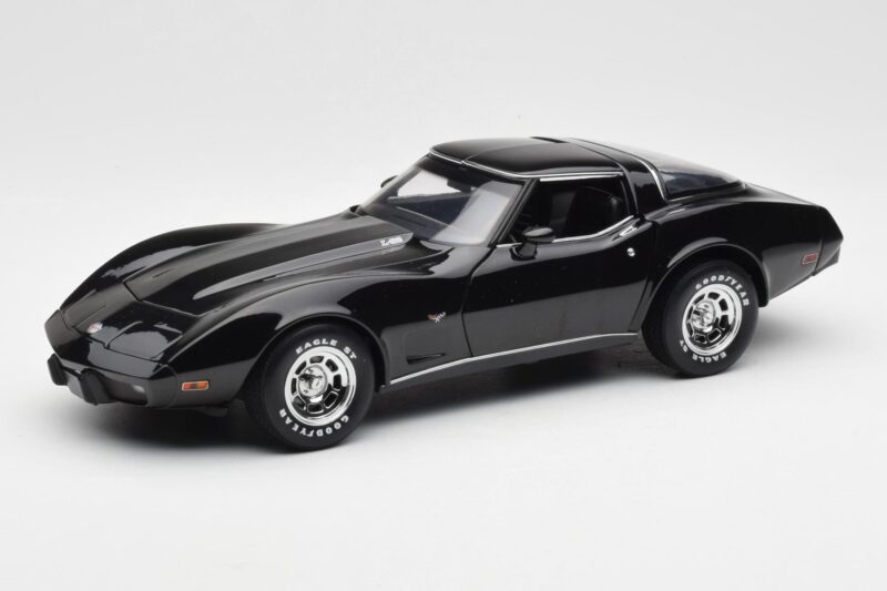 Chevrolet Corvette C3 Schwarz UT Models 1:18 21071 Druckguss