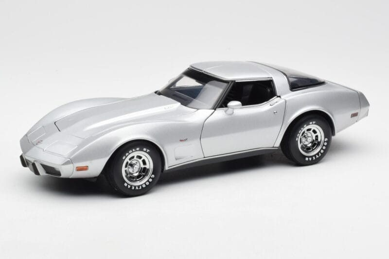 Chevrolet Corvette C3 Silber UT Models 1:18 21072 Druckguss