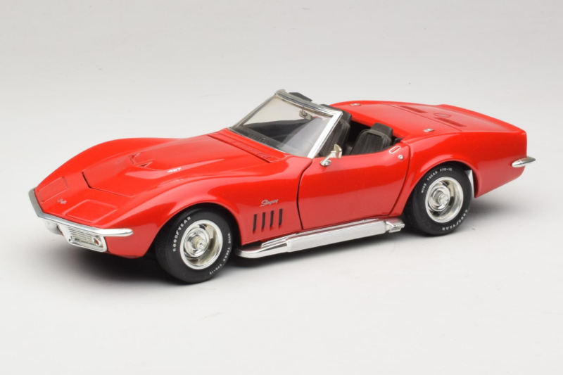 Chevrolet Corvette C3 Cabriolet Rot Revell 1:18 8833-P1 Druckguss