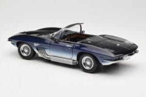 Chevrolet Corvette Mako Shark Dunkelblau UT Models 1:18 21061 Druckguss — Bild 7 von 8