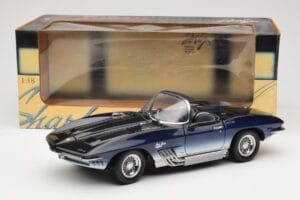 Chevrolet Corvette Mako Shark Dunkelblau UT Models 1:18 21061 Druckguss — Bild 8 von 8