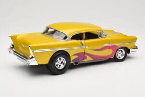 Chevrolet Custom Gelb mit Flamme Hot Wheels 1:18 21356 Druckguss — Bild 3 von 8