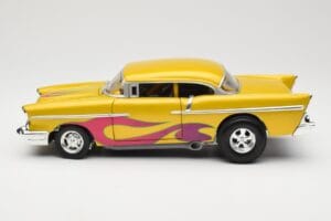 Chevrolet Custom Gelb mit Flamme Hot Wheels 1:18 21356 Druckguss — Bild 4 von 8