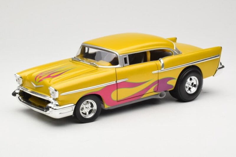 Chevrolet Custom Gelb mit Flamme Hot Wheels 1:18 21356 Druckguss