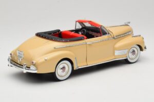 Chevrolet Deluxe Cabriolet Beige Eagle Collectibles 1:18 3022518 Druckguss — Bild 3 von 8
