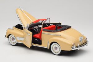 Chevrolet Deluxe Cabriolet Beige Eagle Collectibles 1:18 3022518 Druckguss — Bild 5 von 8