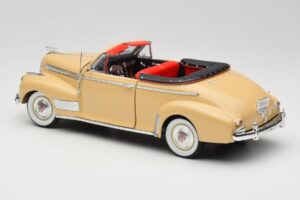 Chevrolet Deluxe Cabriolet Beige Eagle Collectibles 1:18 3022518 Druckguss — Bild 7 von 8