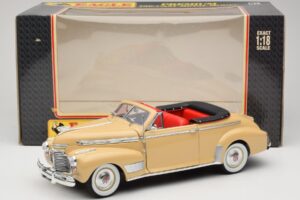 Chevrolet Deluxe Cabriolet Beige Eagle Collectibles 1:18 3022518 Druckguss — Bild 8 von 8