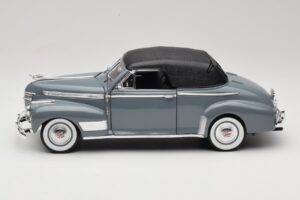 Chevrolet Deluxe Cabriolet Mit Softtop Grau Eagles Race 1:18 7497276 Druckguss — Bild 4 von 8