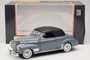 Chevrolet Deluxe Cabriolet Mit Softtop Grau Eagles Race 1:18 7497276 Druckguss — Bild 8 von 8