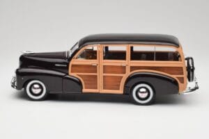 Chevrolet Fleetmaster Woody Schwarz & Wood Panels Maisto 1:18 43697545B Druckguss — Bild 4 von 8