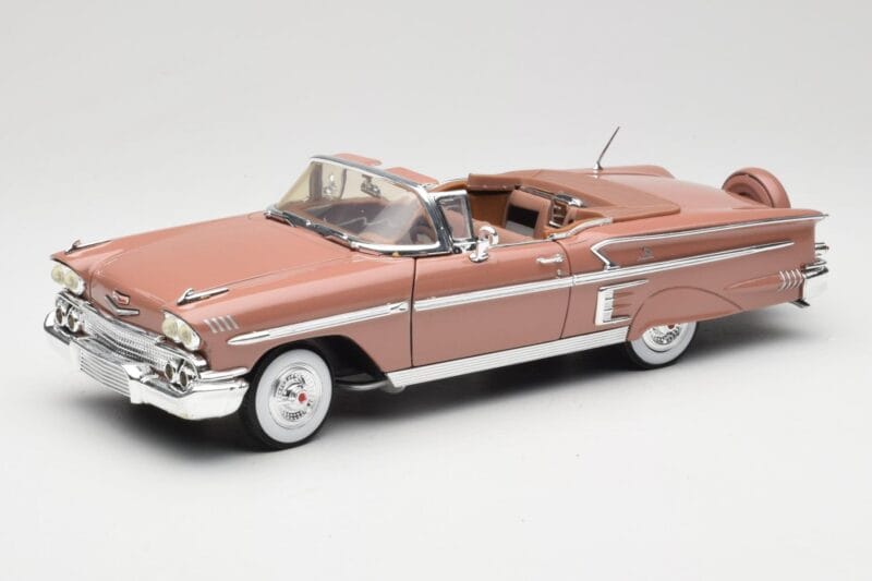 Chevrolet Impala Cabriolet Braun Motormax 1:18 73112 Druckguss