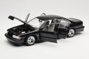 Chevrolet Impala SS Schwarz AUTOart 1:18 71091 Druckguss — Bild 2 von 8