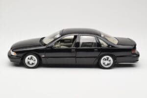 Chevrolet Impala SS Schwarz AUTOart 1:18 71091 Druckguss — Bild 4 von 8