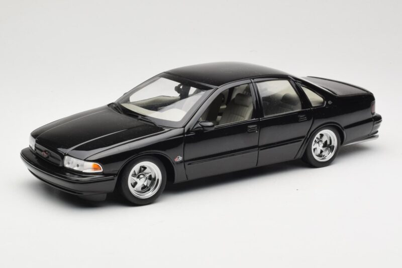 Chevrolet Impala SS Schwarz AUTOart 1:18 71091 Druckguss