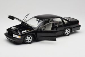 Chevrolet Impala SS Schwarz UT Models 1:18 21031 Druckguss — Bild 2 von 8