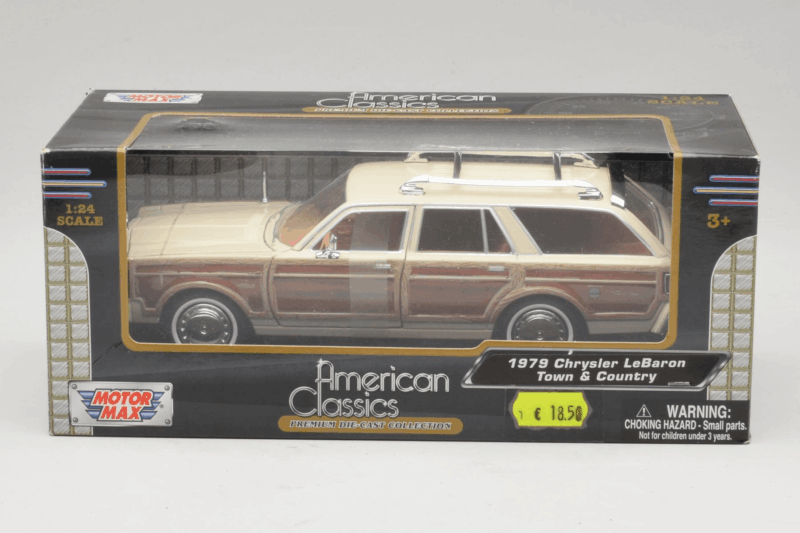 Chrysler LeBaron Town & Country Beige Motormax 1:24 Chrysler LeBaron Town & Country Beige Motormax 1:24 MM7331BG Druckguss