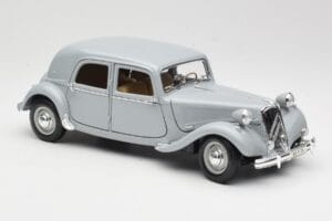 Citroen 15CV 6 Cyl Grau Maisto 1:18 50313 Druckguss — Bild 6 von 8