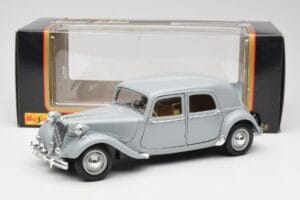 Citroen 15CV 6 Cyl Grau Maisto 1:18 50313 Druckguss — Bild 8 von 8