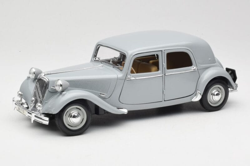 Citroen 15CV 6 Cyl Grau Maisto 1:18 50313 Druckguss
