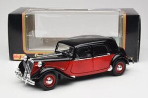 Citroen 15CV 6 Cyl Schwarz & Rot Valmy Maisto 1:18 56009 Druckguss — Bild 8 von 8