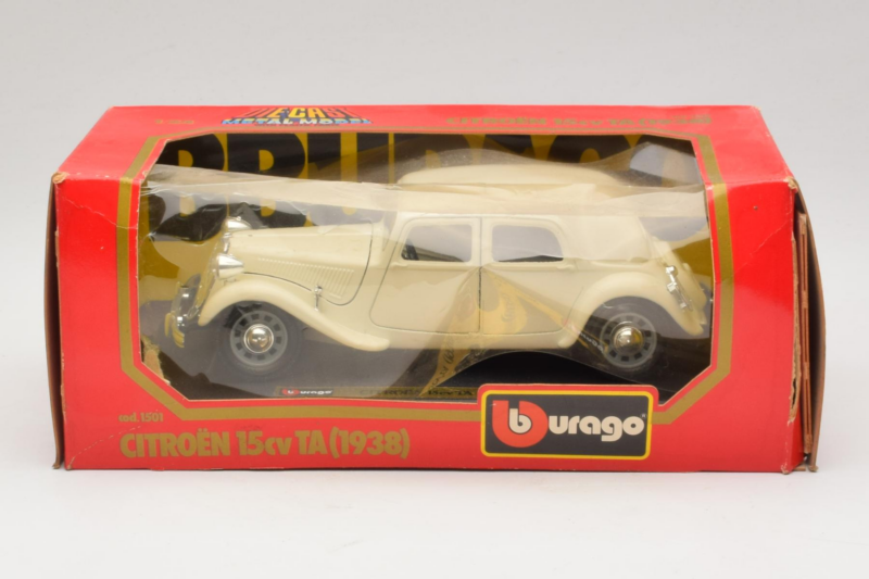 Citroen 15CV Traction Avant Beige Bburago 1:24 Citroen 15CV Traction Avant Beige Bburago 1:24 1501-B1 Druckguss
