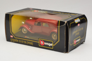 Citroen 15CV TA Rot Bburago 1:24 1501 Druckguss — Bild 3 von 3
