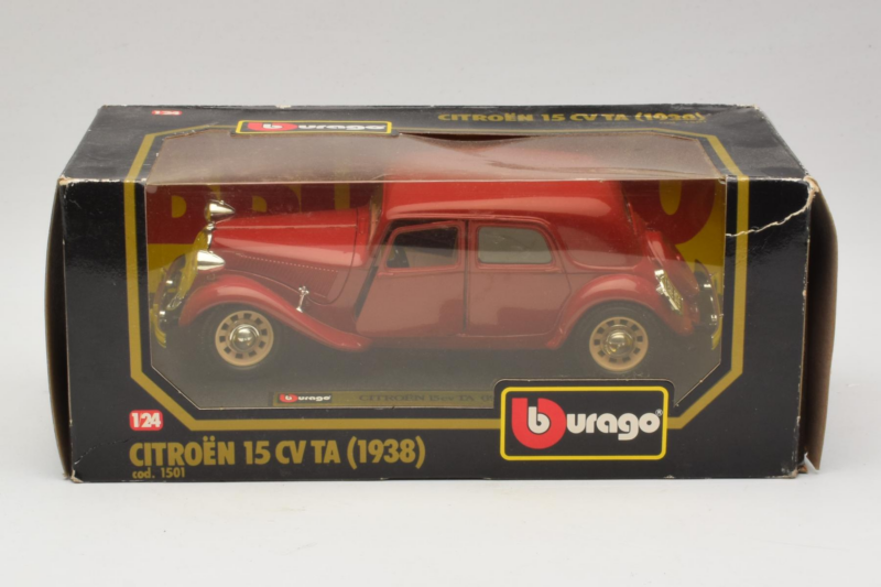 Citroen 15CV TA Rot Bburago 1:24 1501 Druckguss
