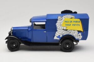 Citroen C4 F Pas de Pneus Trop Petit Blau Solido 1:18 151235-00 Druckguss — Bild 4 von 8